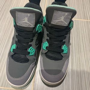 Air Jordan youth size 5.5